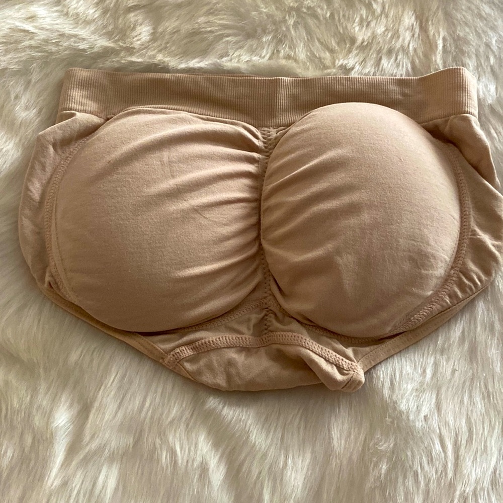 Butt enhancing panty in size S/M